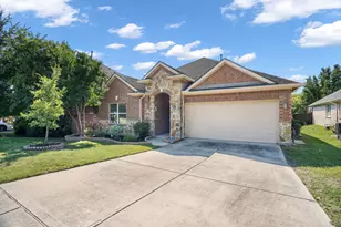 2012 Michelle Creek Dr, Little Elm, TX 75068 - Photo 2