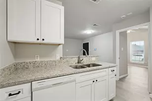 921 Potomac Dr, Lancaster, TX 75134 - Photo 10