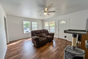 514 N Ellis St, Groesbeck, TX 76642 - Photo 2