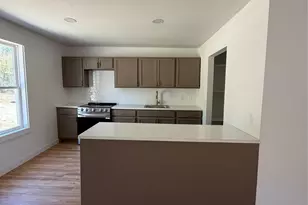 419 S Bond Ave, Dallas, TX 75211 - Photo 1