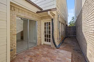 5825 Preston Valley Dr, Dallas, TX 75240 - Photo 36