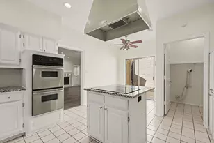 5825 Preston Valley Dr, Dallas, TX 75240 - Photo 16