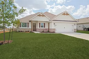 303 Sam Dr, Hillsboro, TX 76645 - Photo 2