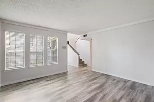 513 Towne House Ln, Richardson, TX 75081 - Photo 2