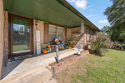 1212 Briarwood Drive, Cleburne, TX 76033 - Photo 2