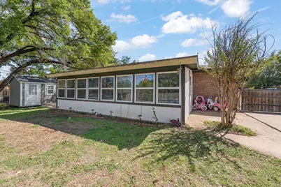 1212 Briarwood Drive, Cleburne, TX 76033 - Photo 32