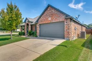 10132 Ash Creek Ln, Fort Worth, TX 76177 - Photo 2