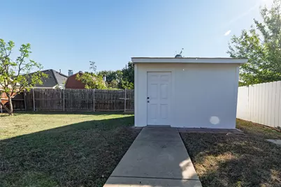 2048 Bay View Drive, Irving, TX 75060 - Photo 34