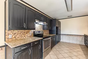 900 Stonelake Dr, Cleburne, TX 76033 - Photo 10