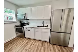 1019 N Chandler Dr, Fort Worth, TX 76111 - Photo 2