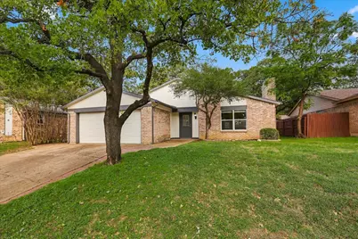 4801 Crest Drive, Arlington, TX 76017 - Photo 2