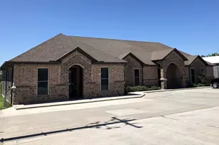 911 E McDonald Dr, Pilot Point, TX 76258 - Photo 1