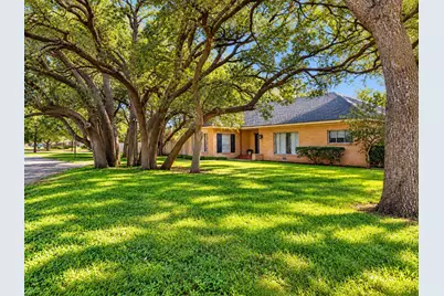 345 W Clinton Street, Dublin, TX 76446 - Photo 2