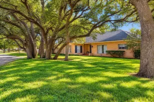 345 W Clinton St, Dublin, TX 76446 - Photo 2