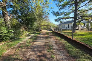 713 W Fannin, Mexia, TX 76667 - Photo 2