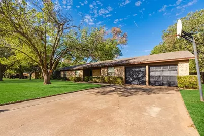 409 Crestwood Drive, Eastland, TX 76448 - Photo 2