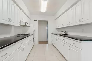 12515 Cedar Bend Dr, Dallas, TX 75244 - Photo 8
