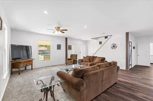 300 E 3rd St, Blooming Grove, TX 76626 - Photo 8