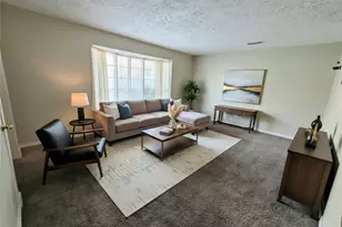 99 W Mountain Creek Dr, Grand Prairie, TX 75052 - Photo 4