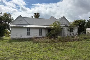 104 E N St, Hico, TX 76457 - Photo 4