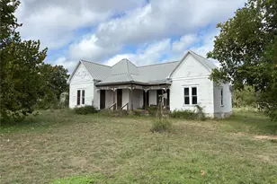 104 E N St, Hico, TX 76457 - Photo 2