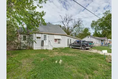 2009 Pecan Street, Commerce, TX 75428 - Photo 1