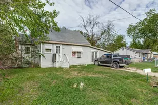 2009 Pecan St, Commerce, TX 75428 - Photo 1