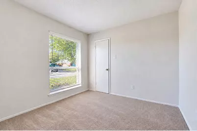 3018 Meadow Creek Court, Grand Prairie, TX 75052 - Photo 20