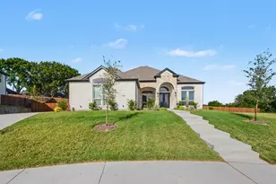 1135 Willow Lk Dr, DeSoto, TX 75115 - Photo 2