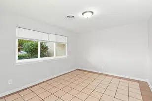 1725 Weathered St, Irving, TX 75062 - Photo 10