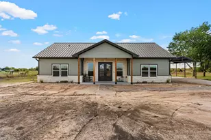 1025 Wyatt Ln, McGregor, TX 76657 - Photo 2