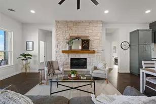 1025 Wyatt Ln, McGregor, TX 76657 - Photo 8