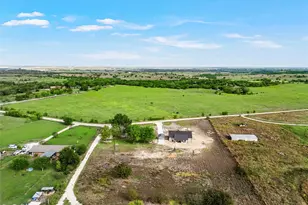 1025 Wyatt Ln, McGregor, TX 76657 - Photo 36