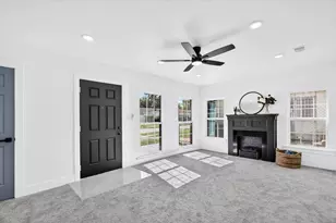 815 E Robert St, Fort Worth, TX 76104 - Photo 6