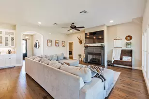 1610 N Mason St, Bowie, TX 76230 - Photo 6