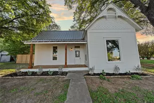 307 Ave D, Clifton, TX 76634 - Photo 1