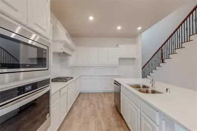 10801 Hamblin Trail, McKinney, TX 75071 - Photo 8