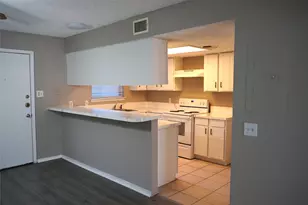 2417 S Graham Dr, Arlington, TX 76013 - Photo 4