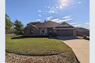 916 Winding Road, Granbury, TX 76049 - Photo 1