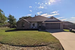 916 Winding Rd, Granbury, TX 76049 - Photo 1