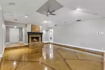 5945 Diamond Oaks Drive S, Haltom City, TX 76117 - Photo 2