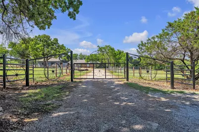 202 Powell, Weatherford, TX 76088 - Photo 1