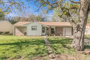 820 SW Southridge Dr, Burleson, TX 76028 - Photo 1