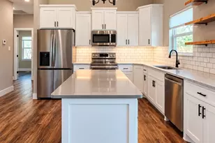 1304 Glenwood Cir, Breckenridge, TX 76424 - Photo 10