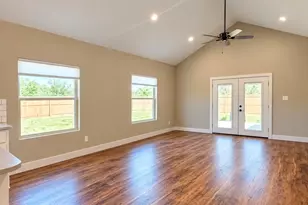 1304 Glenwood Cir, Breckenridge, TX 76424 - Photo 6
