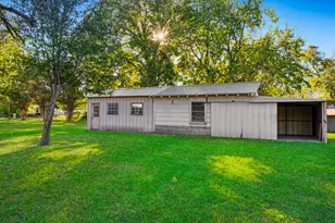510 W Division, Blossom, TX 75416 - Photo 20