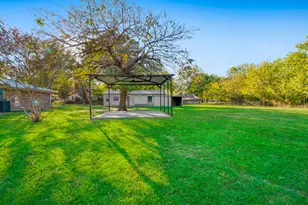 510 W Division, Blossom, TX 75416 - Photo 18
