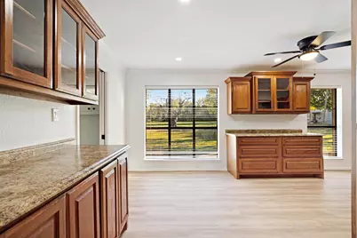 510 W Division, Blossom, TX 75416 - Photo 6