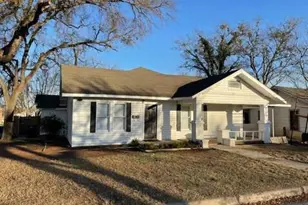 313 E College St, Stephenville, TX 76401 - Photo 2