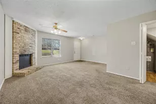 810 Redbud Dr, DeSoto, TX 75115 - Photo 4